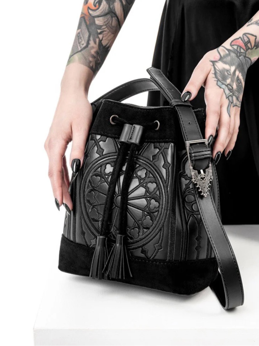 Restyle Sanctum Bucket bag